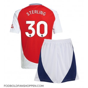 Arsenal Raheem Sterling #30 Hjemmebanetrøje Børn 2024-25 Kortærmet (+ Korte bukser)